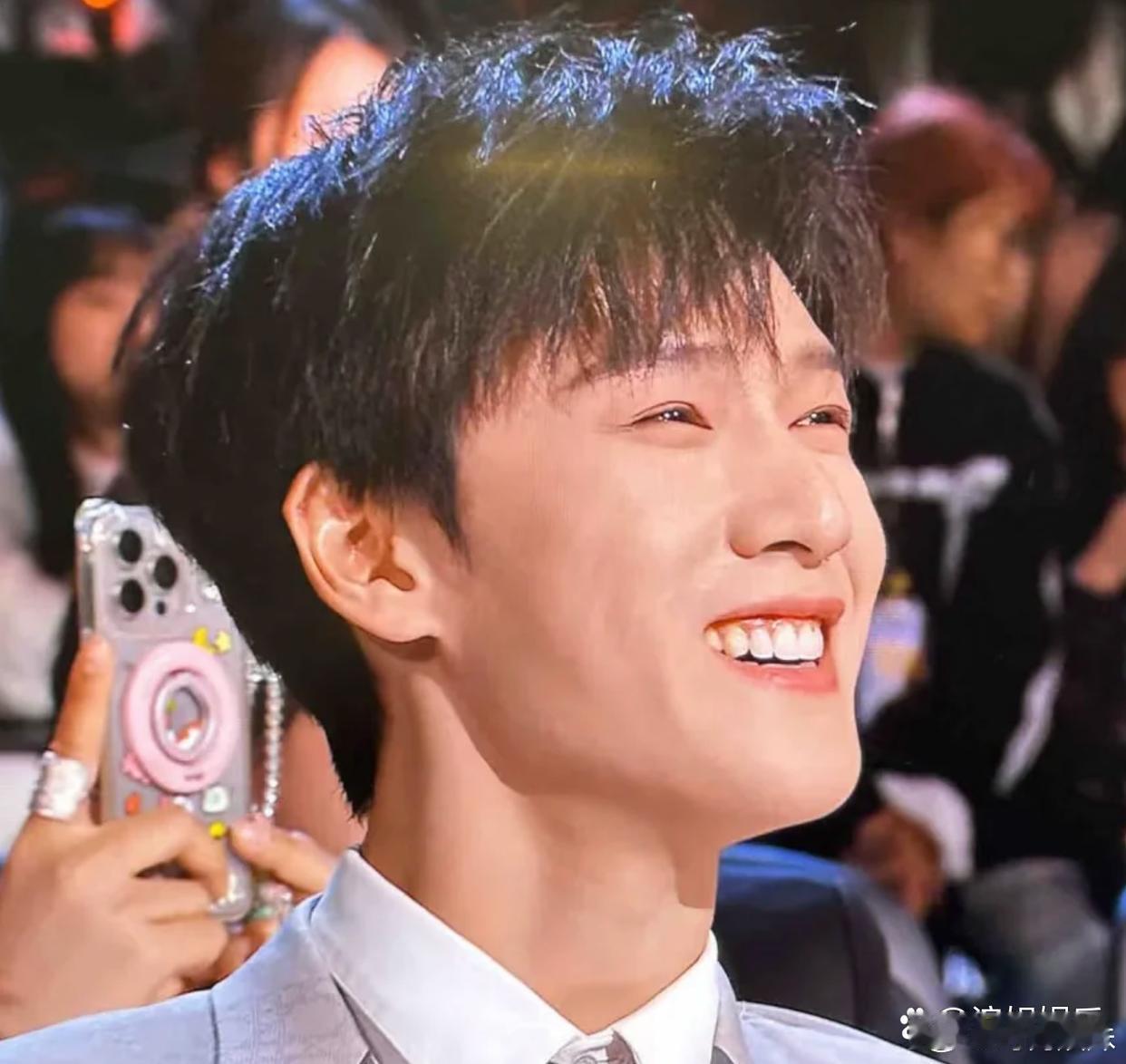 孟子义又撒娇了，两眼一睁就是磕 