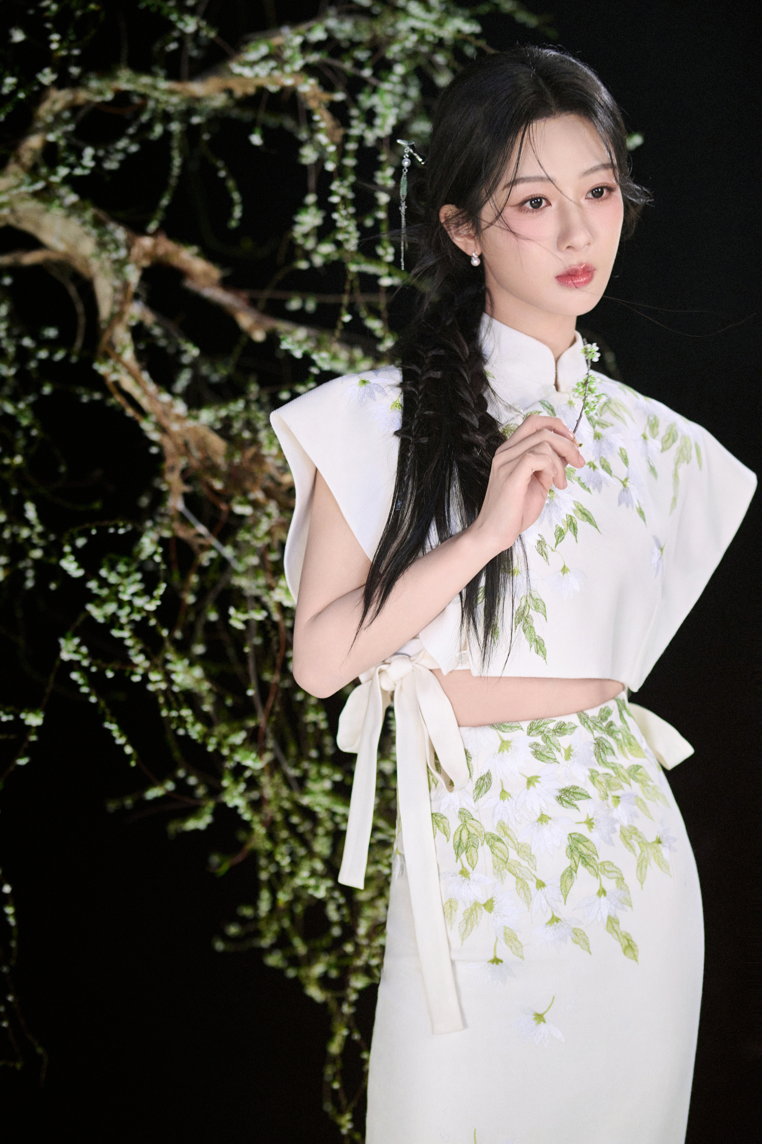 杨紫  yz杨紫董竹君 yz杨紫玉兰花开君再来繁星之下盼晨曦，黄昏之后思蝉鸣，皎