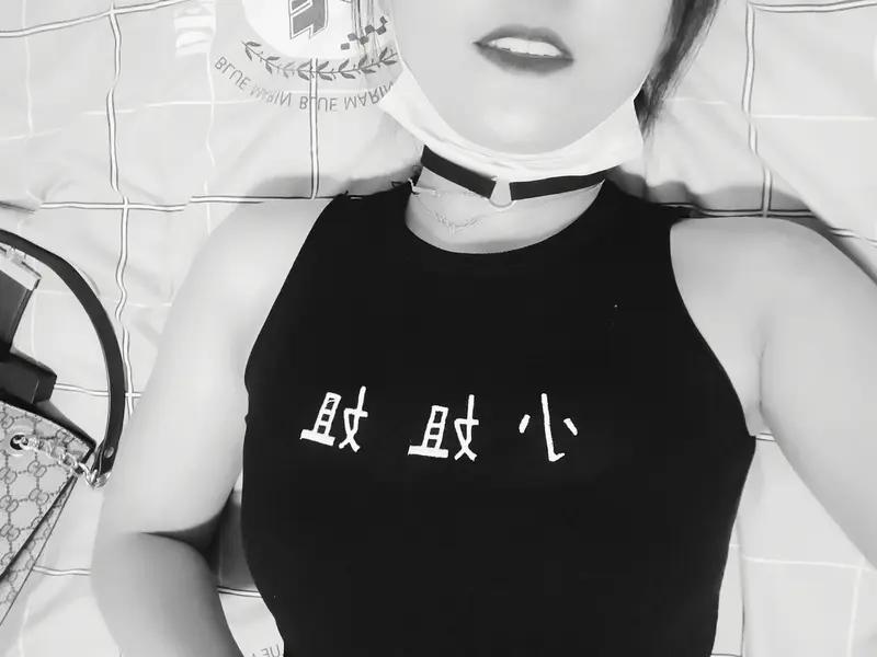 相亲遇到渣女还特别满意，这可太纠结了。之前有个朋友相亲，女方见面就挑贵的餐厅点菜