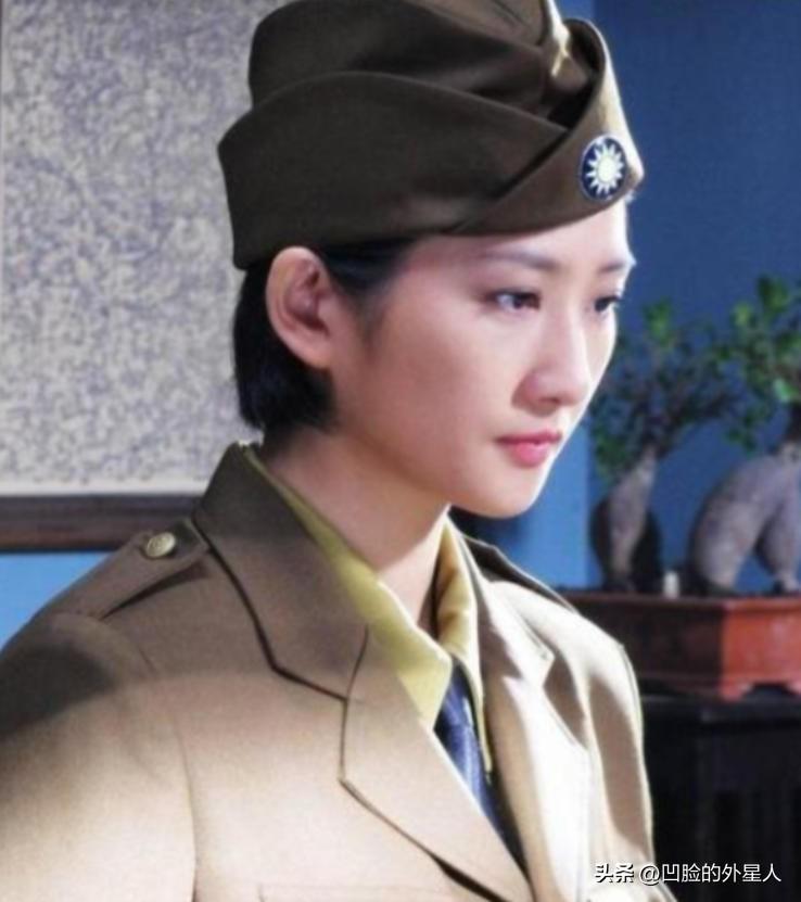 1938年，41岁戴笠借口加班，把秘书余淑衡，带到了卧房，戴笠递给她一杯咖啡：“