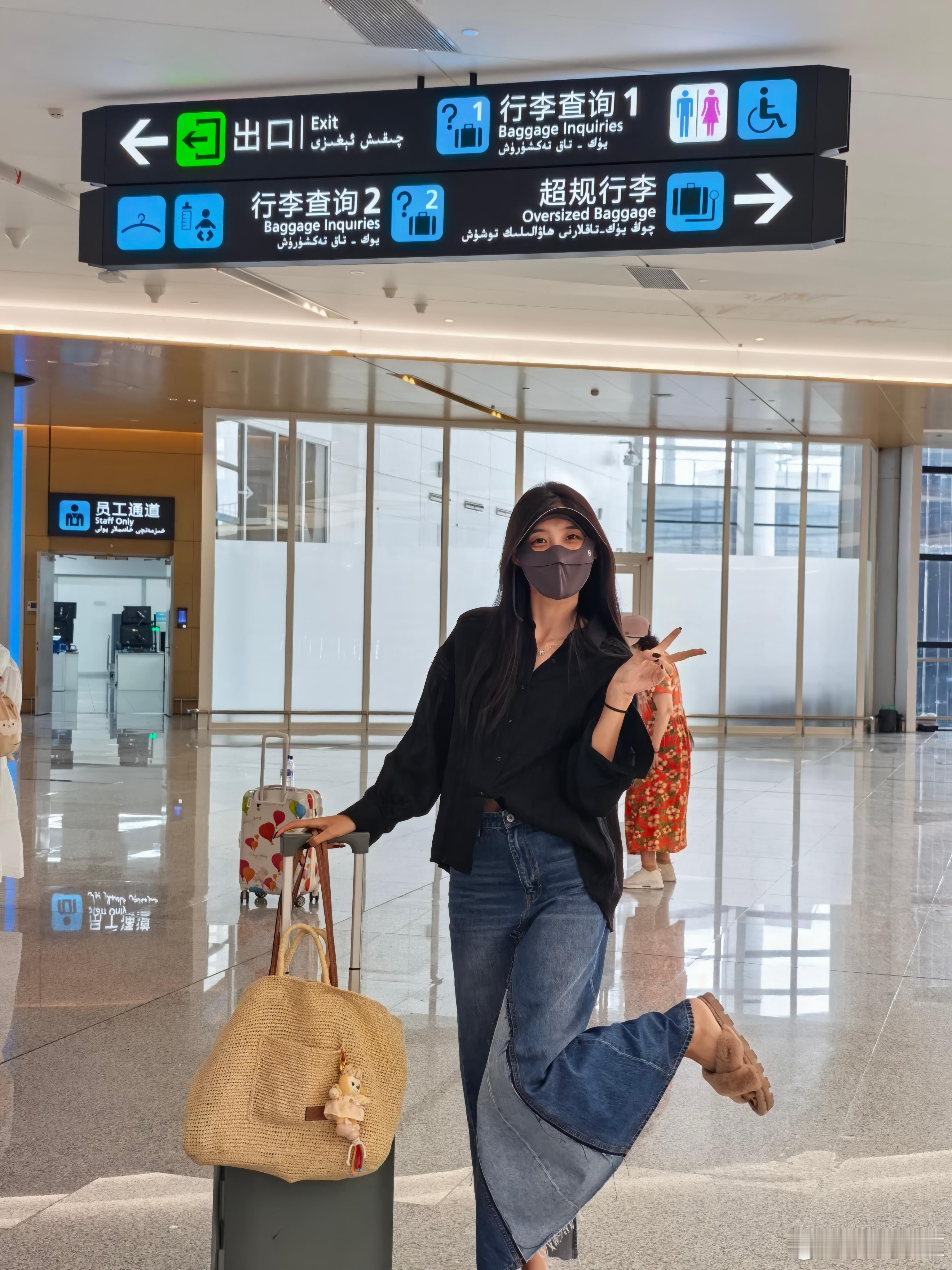 落地乌鲁木齐，第一次来新疆！[yeah]开始休假喽，这几天有可能会频繁更新哈哈哈