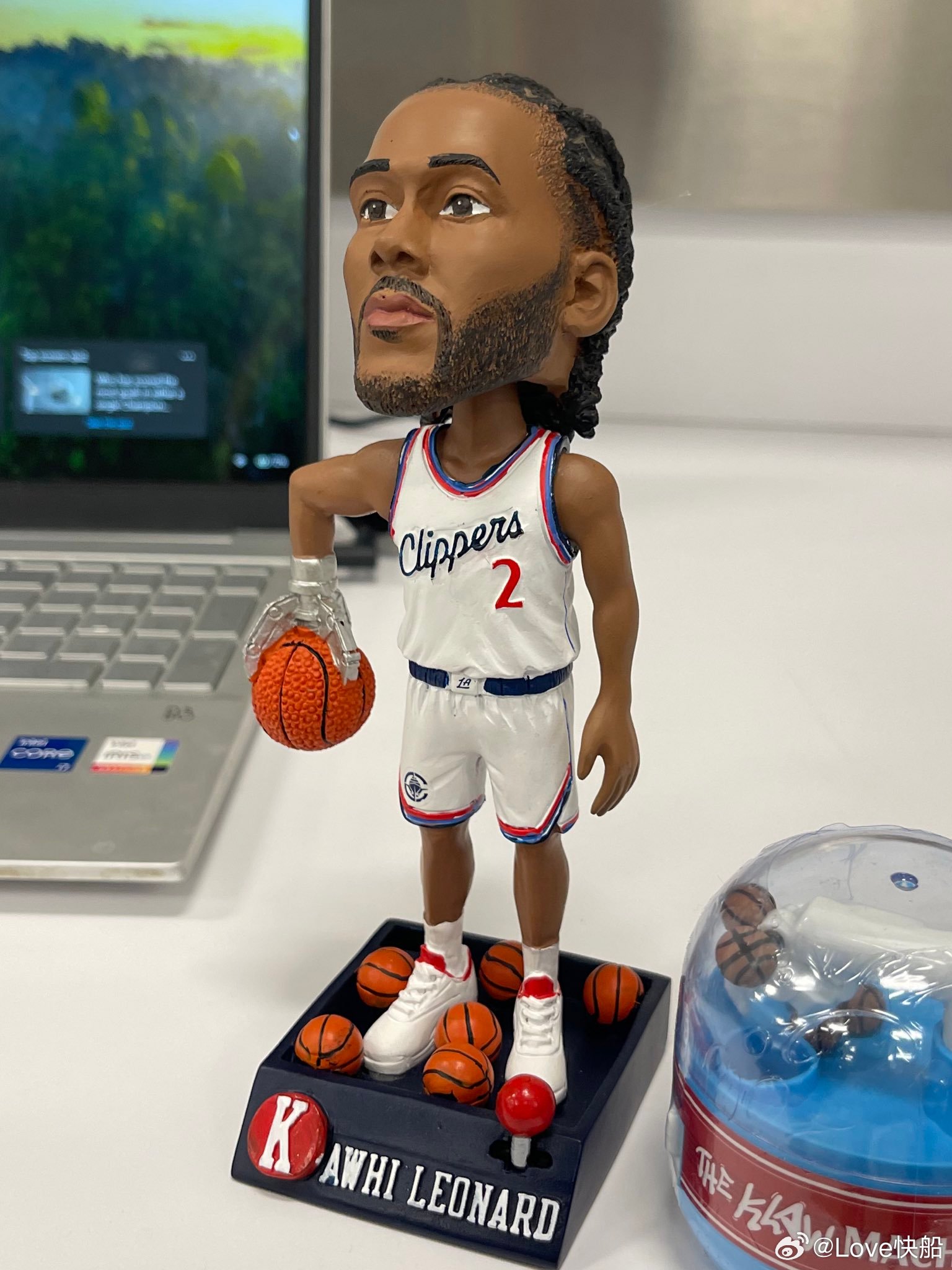 苏老师的解说还是一如既往的精彩，现在已经把阴阳合同叫成悬案了！小卡打得好就是悬案