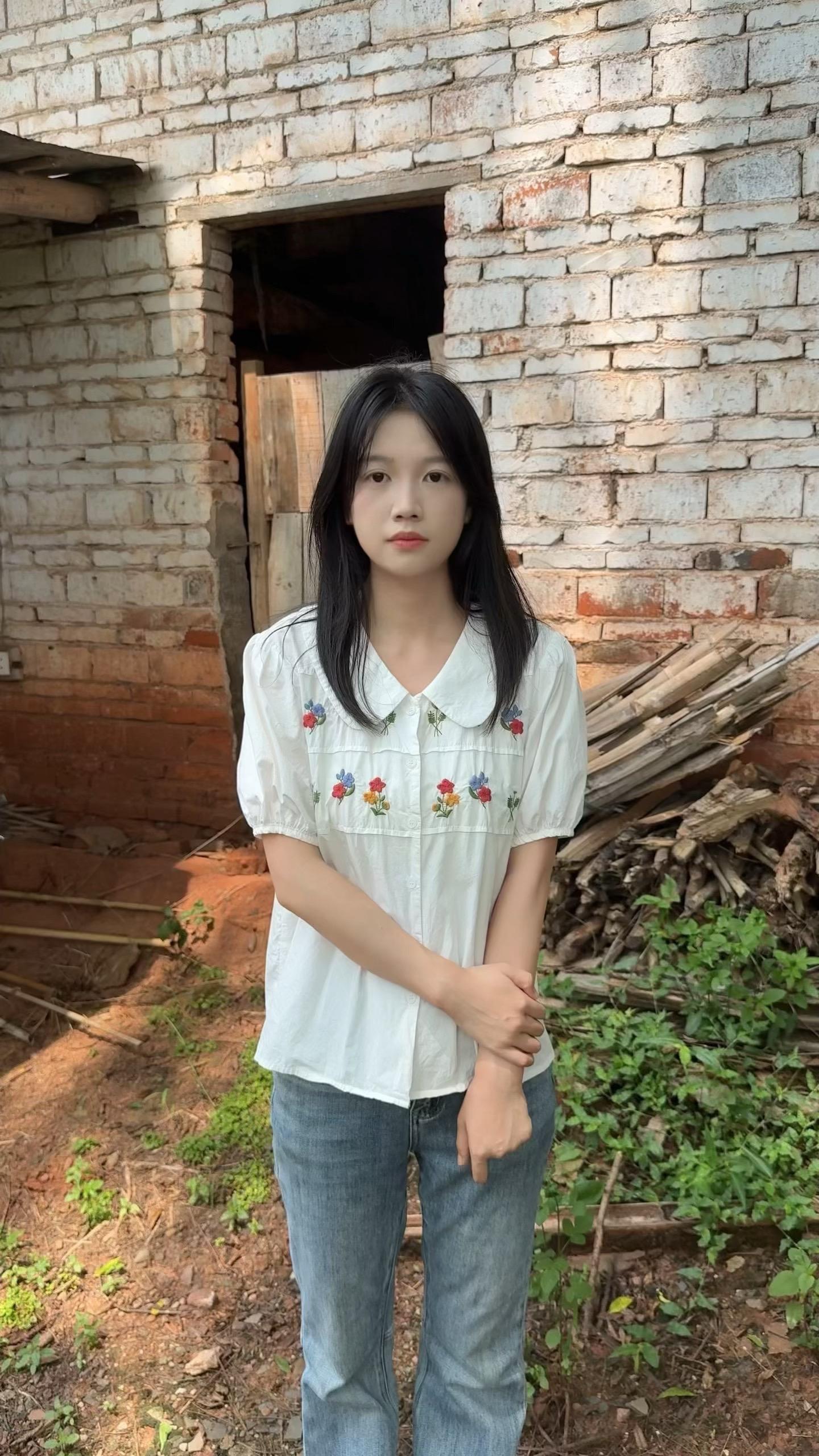 常常会悄悄许愿，往后的日子，有人心疼我的疲惫，接纳我的普通