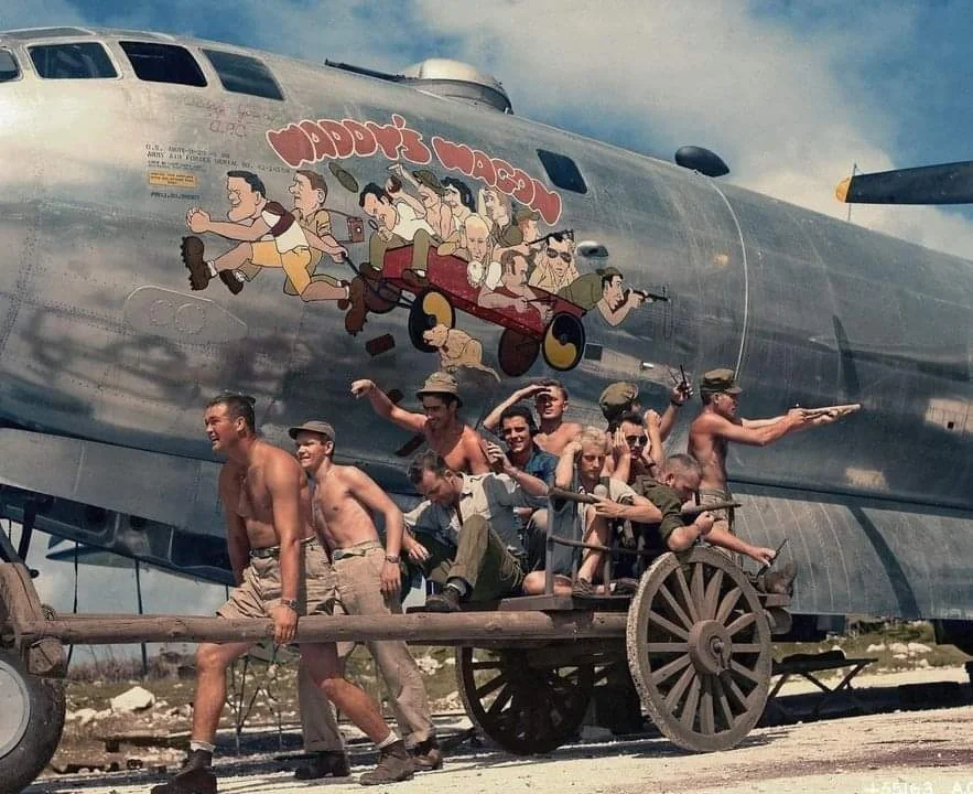 1945年1月，B-29超级堡垒42-24598号“Waddy's W...