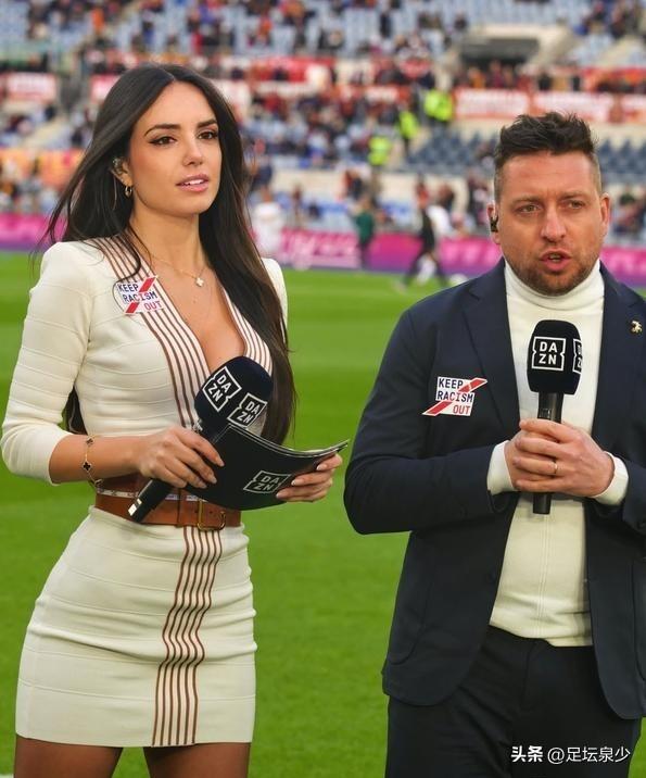 意大利足球女记者盛世美颜分享
意大利女记者 美女记者