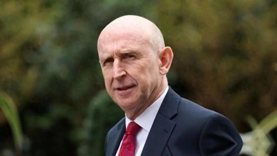 英国国防大臣约翰·希利曾表示，如果台湾问题升级，英国可能会对中国诉诸军事力量，但