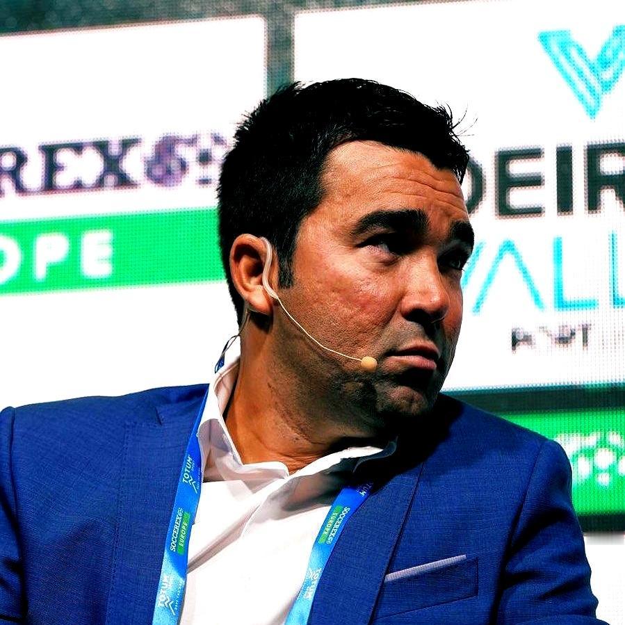 德科一句话把窗户纸捅破：阿根廷能举杯，就因为场上有梅西。
 

葡萄牙阵容再豪华