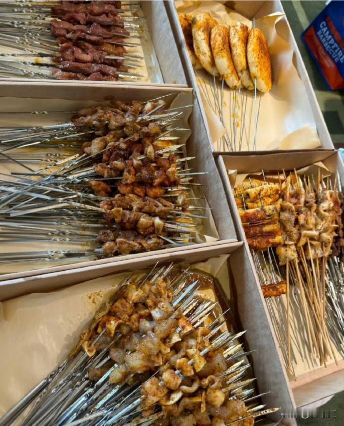 辛芷蕾回鹤岗撸串啦！晒图喊家乡味，网友：求带吃同款！
 
11月13号，辛芷蕾直