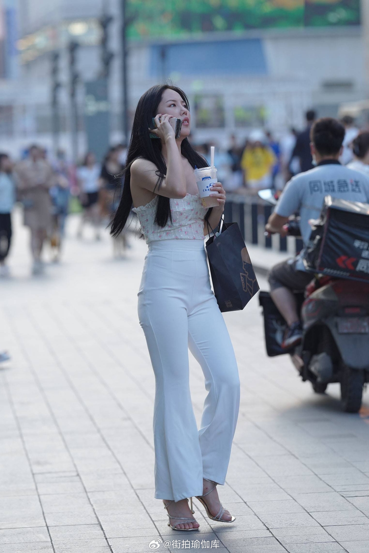 这也算是一款阔腿休闲裤把！时尚潮流夏日穿搭 ​​​