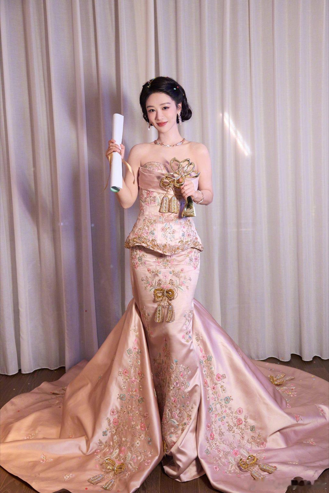 杨紫yz杨紫yz杨紫李祯yz“你的星光 是秋天里的温柔坠落” “𝒀𝒐𝒖𝒓