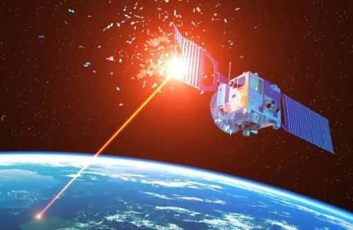 中国搞北斗系统时，美国曾扬言必要时可击毁北斗卫星。可当中国用导弹清理了自己废弃的