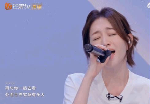 王濛看李小冉二公小考的表情李小冉唱功 up！王濛都忍不住露出骄傲表情乘风2026