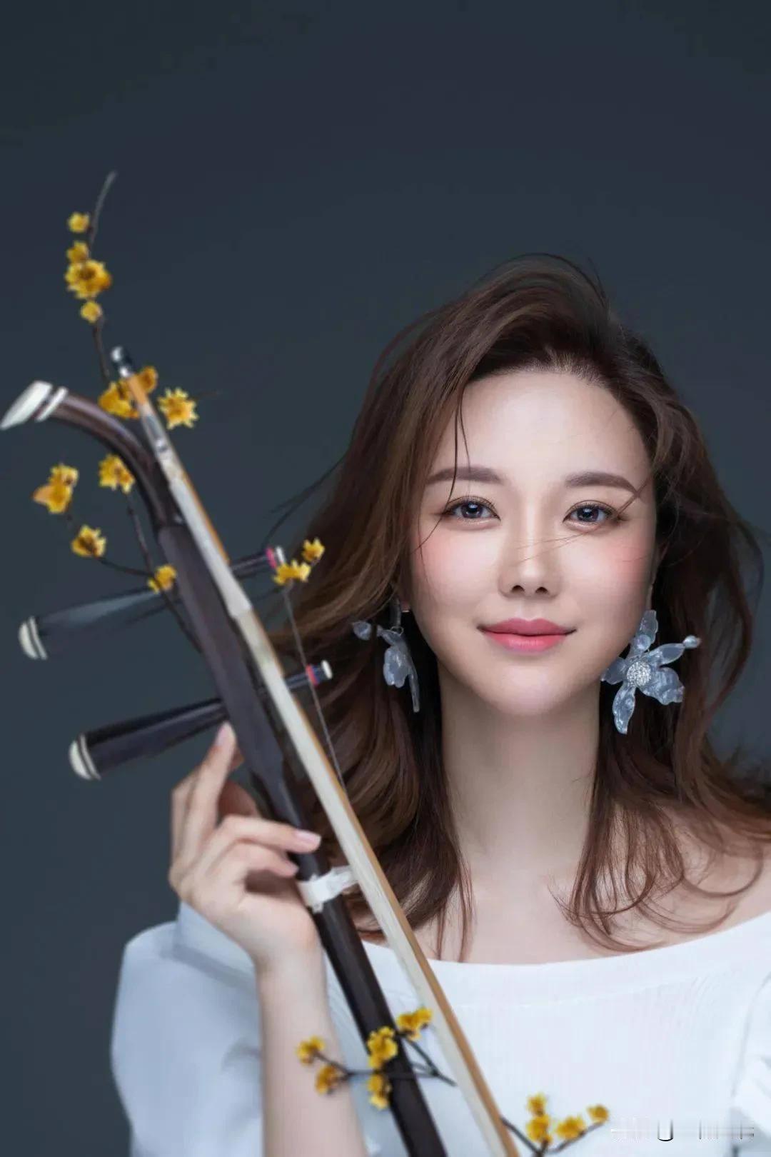 估计很少有人除了电影金鸡奖、百花奖，音乐金钟奖，曲艺牡丹奖等等之外，还有一个更大