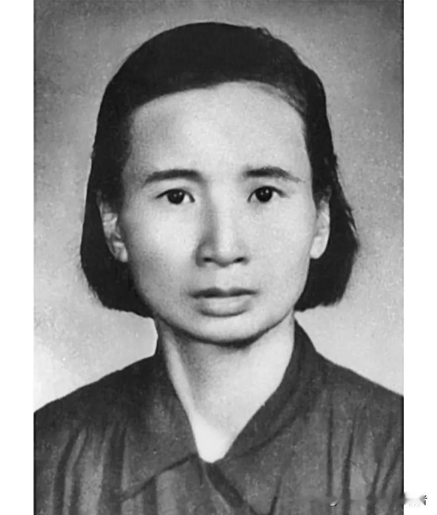1960年钱瑛赴甘肃河西走廊实地调研，司机在无边戈壁滩迷失方向，车辆误入偏僻荒沟
