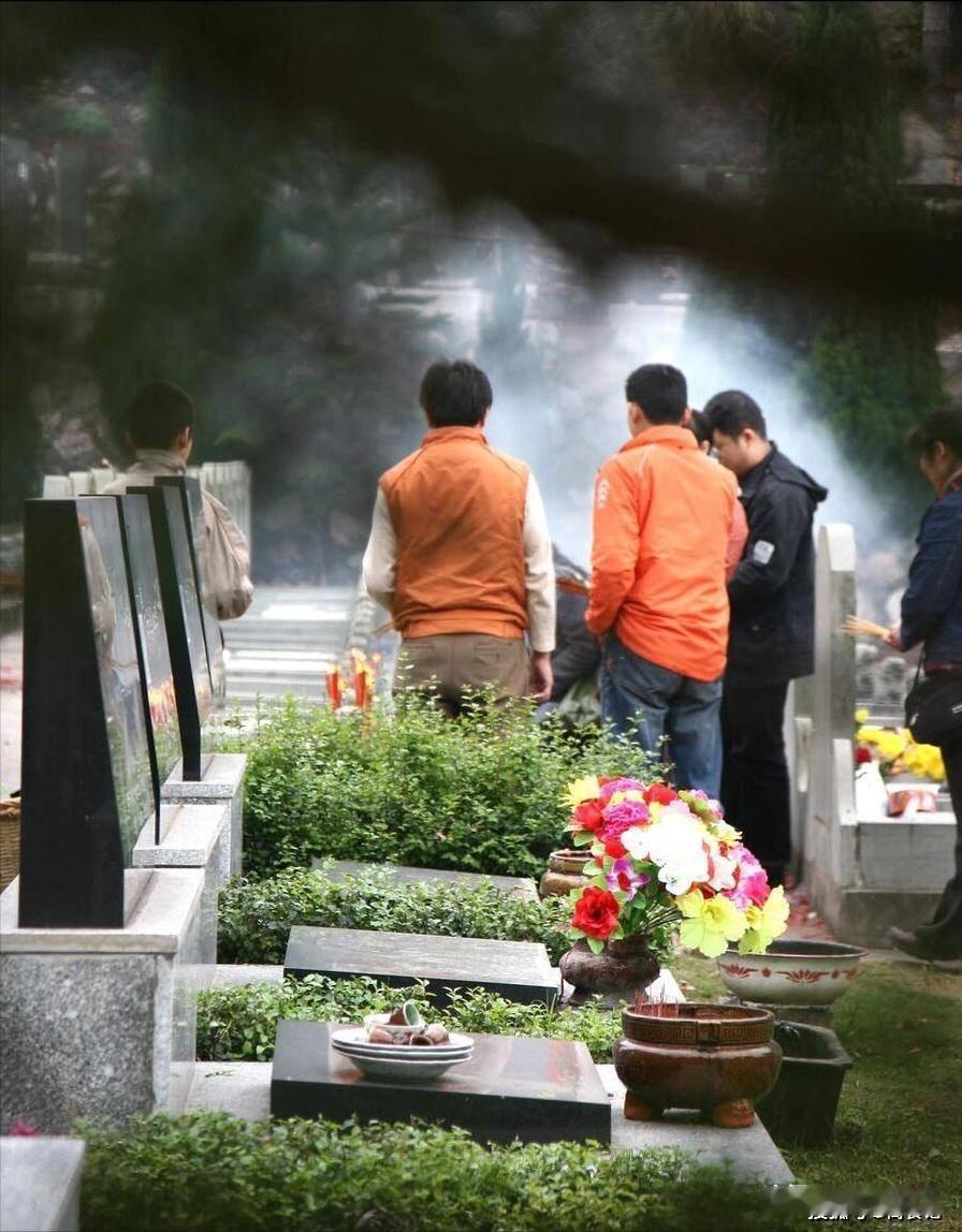 写给天堂妻子的一封家书：你走后的第 1095 天，我学会了和孤独握手言和
【导语
