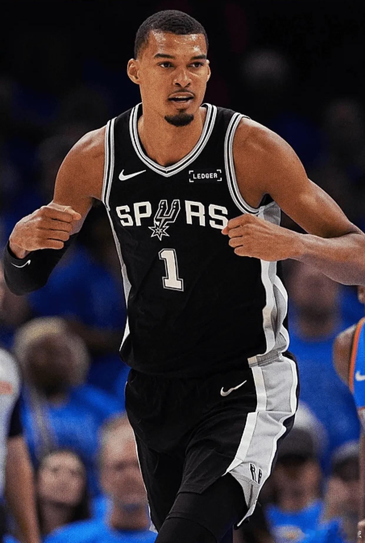 今天NBA季后赛客场对阵雷霆的比赛已经结束。全场战罢，历经2个加时马刺以（1）1