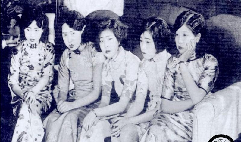 1935年！年轻貌美的青楼女子潘素，苦苦哀求37岁的张伯驹：“带我走吧，我还是清