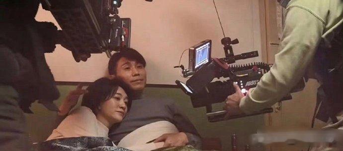 360度无死角拍摄，演员会有生理反应才怪。 ​​​