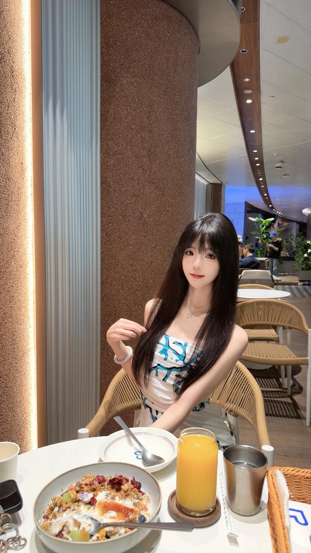 我喜欢给我昂贵东西的人。比如时间 尊重 支持 宠爱 真诚 信任