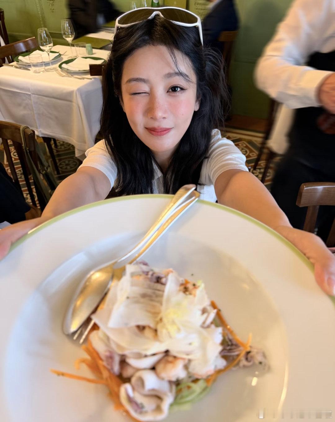 杨紫给杨紫的七夕星河情书  「紫米的星河」营业中 杨紫 在风华正茂的年纪遇见了你