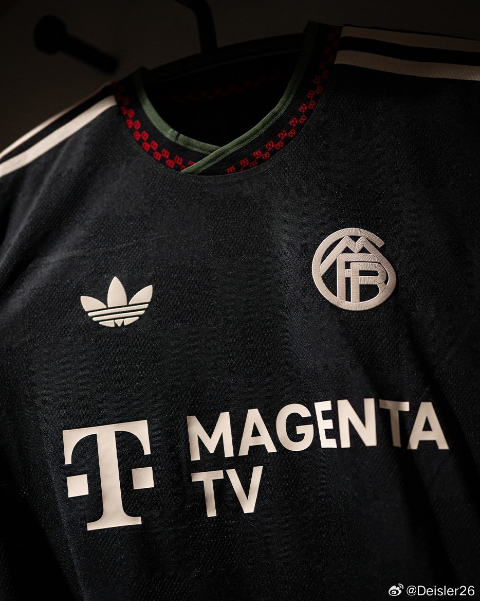 🚨今日拜仁球衣胸前廣告——［Magenta TV］⚫️🔴🟡 