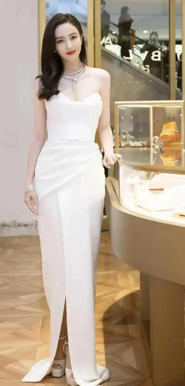 这是谁的老婆，长得这么漂亮[赞][赞][赞][赞][赞]