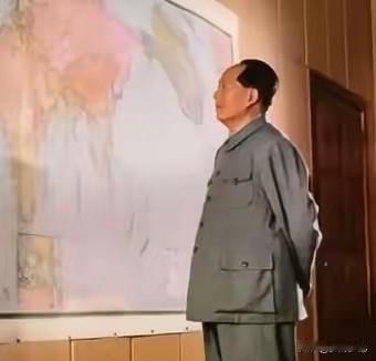 10万志愿军被围！毛主席8字命令惊懵众将，彭老总为何直呼高明？
 
1951年，