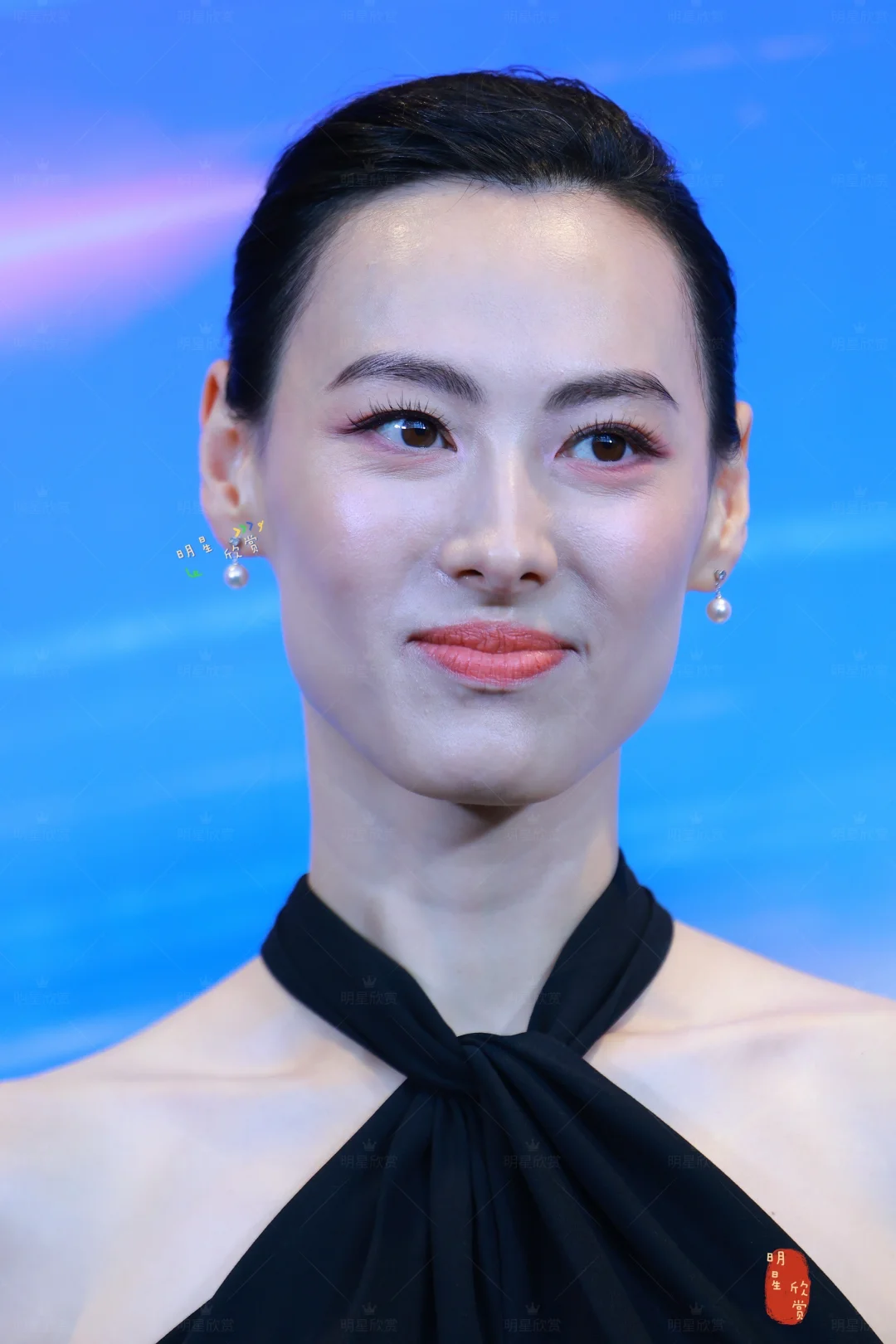 高清镜头下的梁洛施，天生电影脸