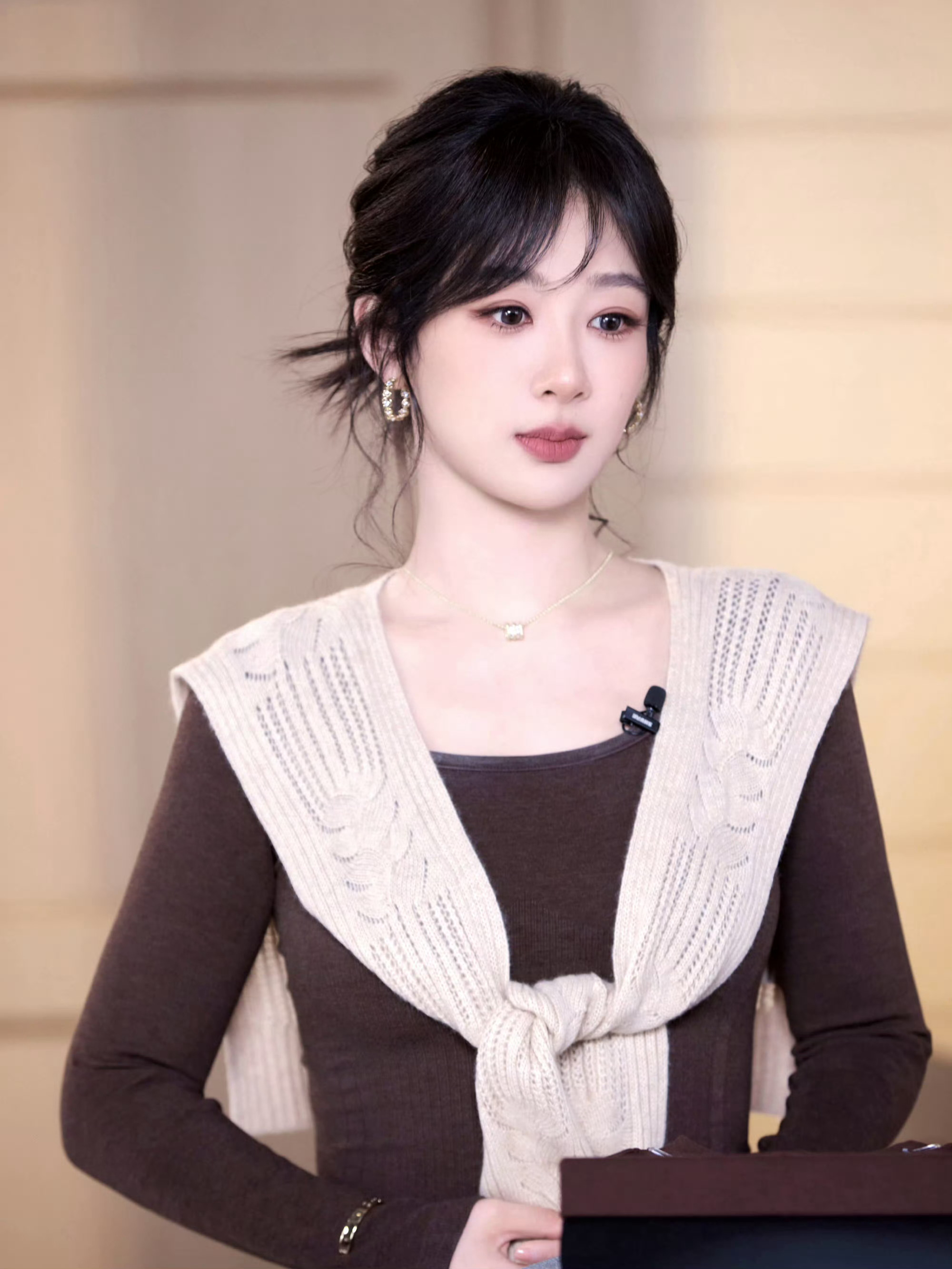 杨紫[超话]  yz杨紫董竹君 yz‍杨紫玉兰花开君再来 你是漂浮在我心里的红色