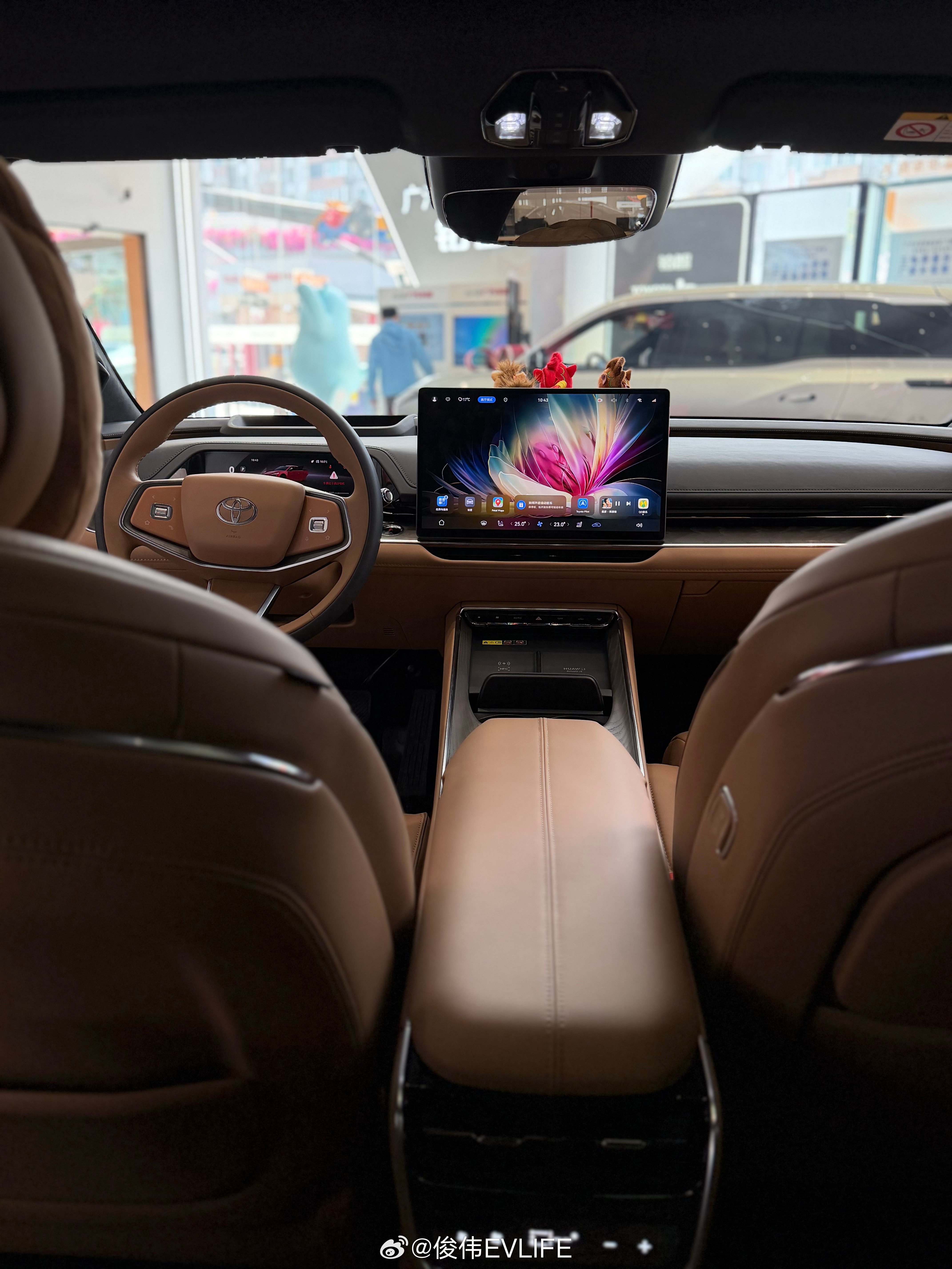 丰田铂智7实车全面到店丰田铂智7预售权益价15.68万起刚去店里看了铂智7实车，