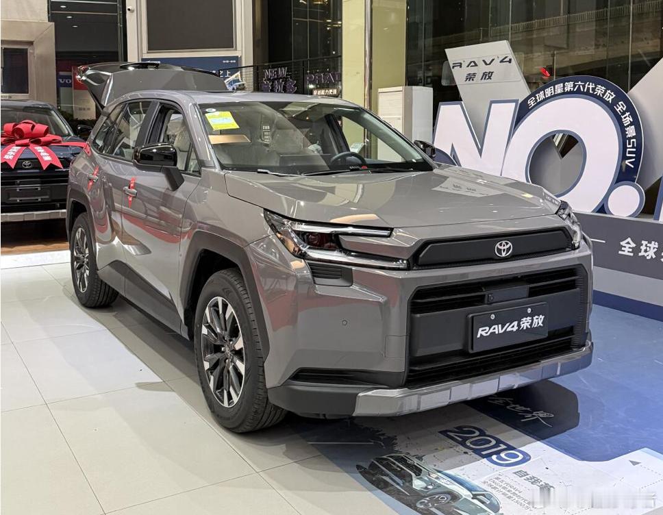 刚上市召回，最近丰田再次启动召回。此次涉及近1.6万辆全新RAV4荣放和威兰达，