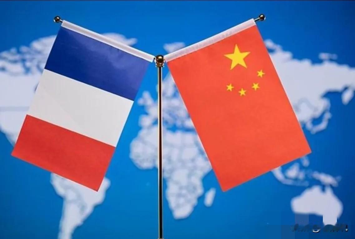 马克龙又对我们放硬话了！12月17日，根据外媒报道，法国总统马克龙声称，对来自中