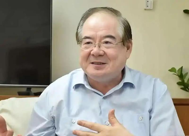 近期，国民党副主席李乾龙在对车辆进行保养时，发现在车辆后方有隐蔽的追踪装置，有远