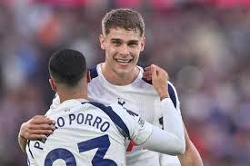 热刺又有两个主力后卫受伤！弗兰克确认，热刺右后卫波罗腿筋受伤，伤停4周，中卫范德