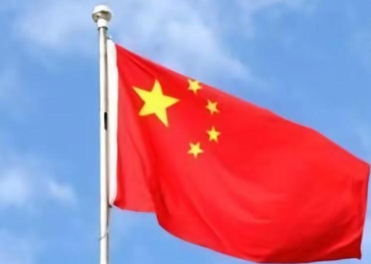 看着法国媒体发文酸溜溜地说“当年手把手教的学生，现在倒成了咱们的‘老师傅’”，心