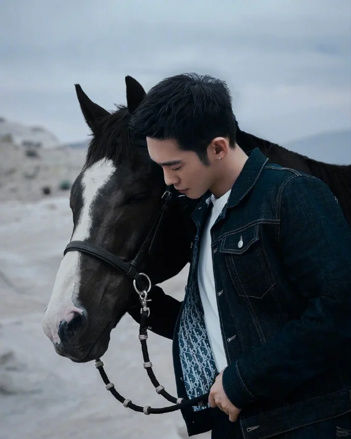 于适 ｜ 品牌造型🐎🏜️ ​​​