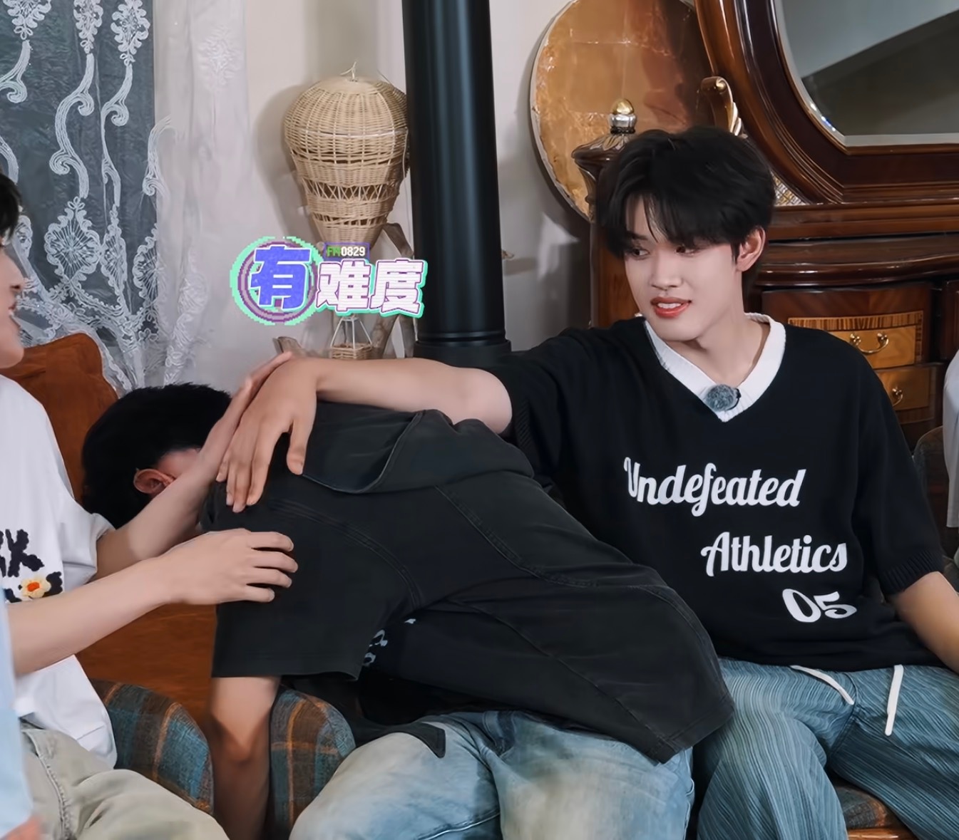 [疑问]你叫他为什么要用手摸着叫你俩皮肤饥渴症吧 ​​​