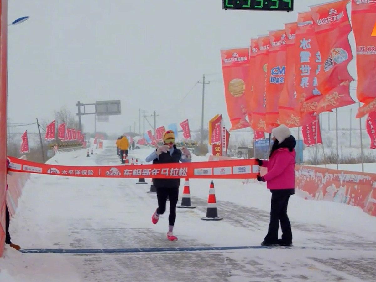 护士身份留着不辞职？张水华新年首跑拿1.5万奖金，这不比当护士挣得多太多了？明眼