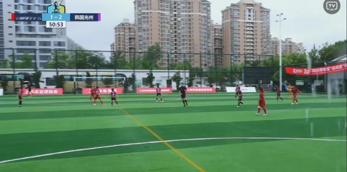 被球迷认为中国足球最有希望的中国足球小将14队负于韩国光州队。
中国足球小将14