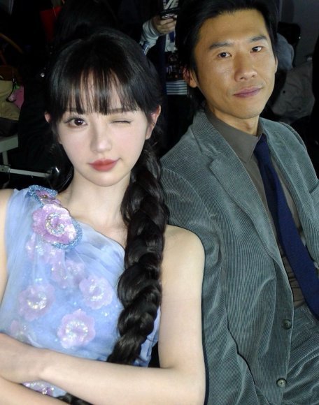 王骁田曦薇 煎饼果子遇上舒芙蕾市井沉稳质感邂逅清甜灵动气质，风格截然不同的二人产