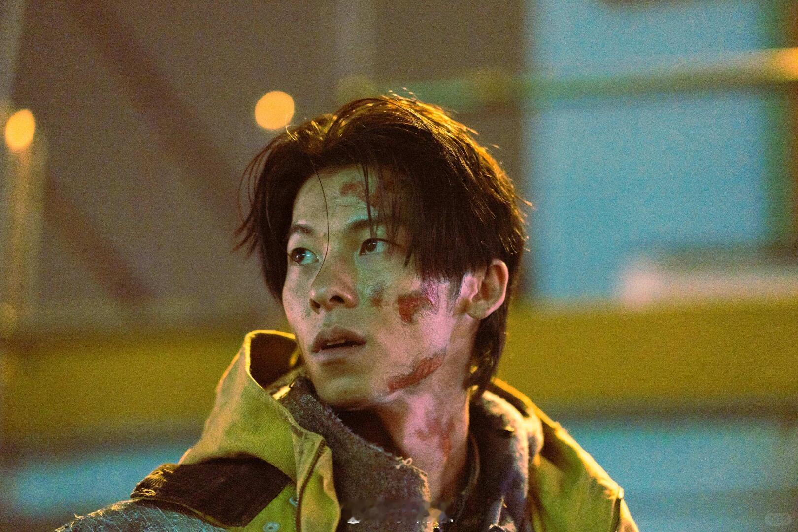 谁家男主上一秒纯野下一秒纯爱12月31日跨年夜冲《他年她日》！许光汉长发又纯野又