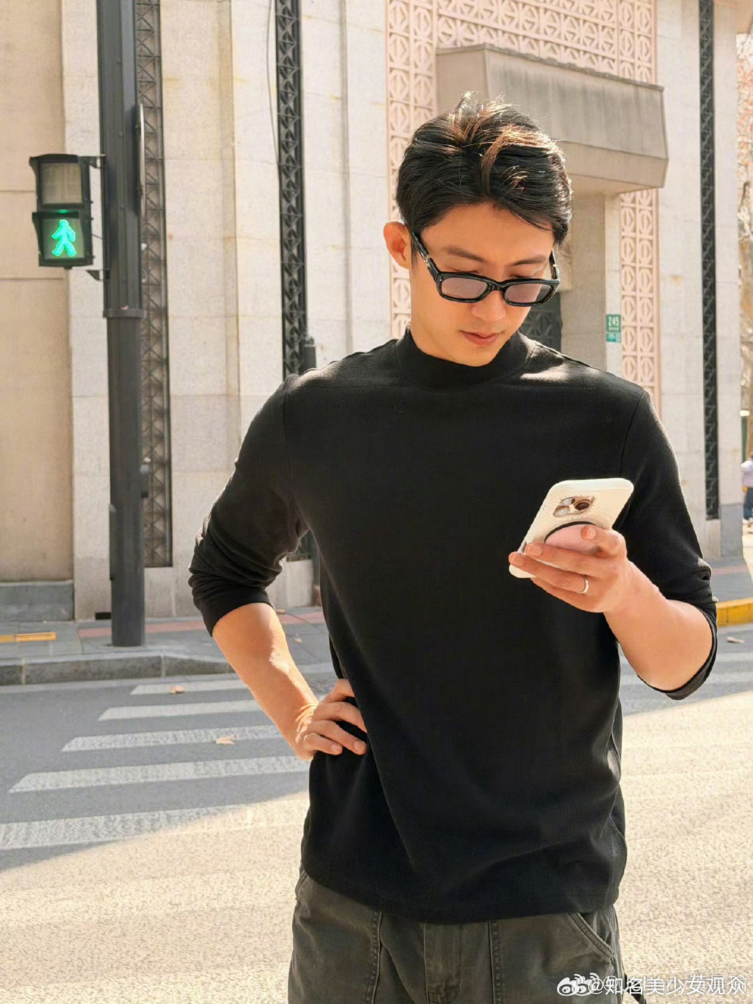 原来黄景瑜才33岁 是90生 我一直以为他37、38了.....真的感觉他30岁