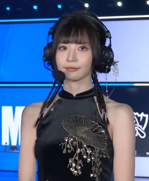 瞳夕怎么换脸了？

感觉就是妆容和以前不一样了，以前是妆感比较重的萌妹妆，卧蚕画