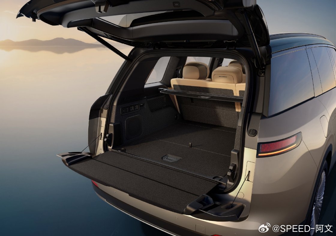 领克900大五座万物皆可装别拿伪大空间来凑数，真正的旗舰大五座，从来都是舒适与气