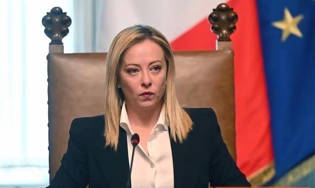 万万没想到，竟然是梅洛尼道歉了！终于挺不住，和美国决裂是无法做到的事，意大利总理