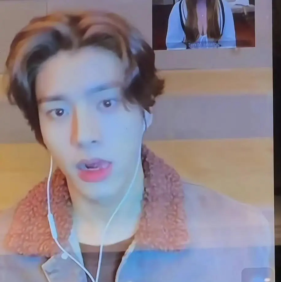 沈载伦炫压抑了 