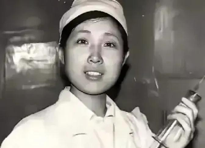 1999年，黑龙江19岁护士捡回个10岁男孩，为养他12年不谈恋爱不结婚。
 