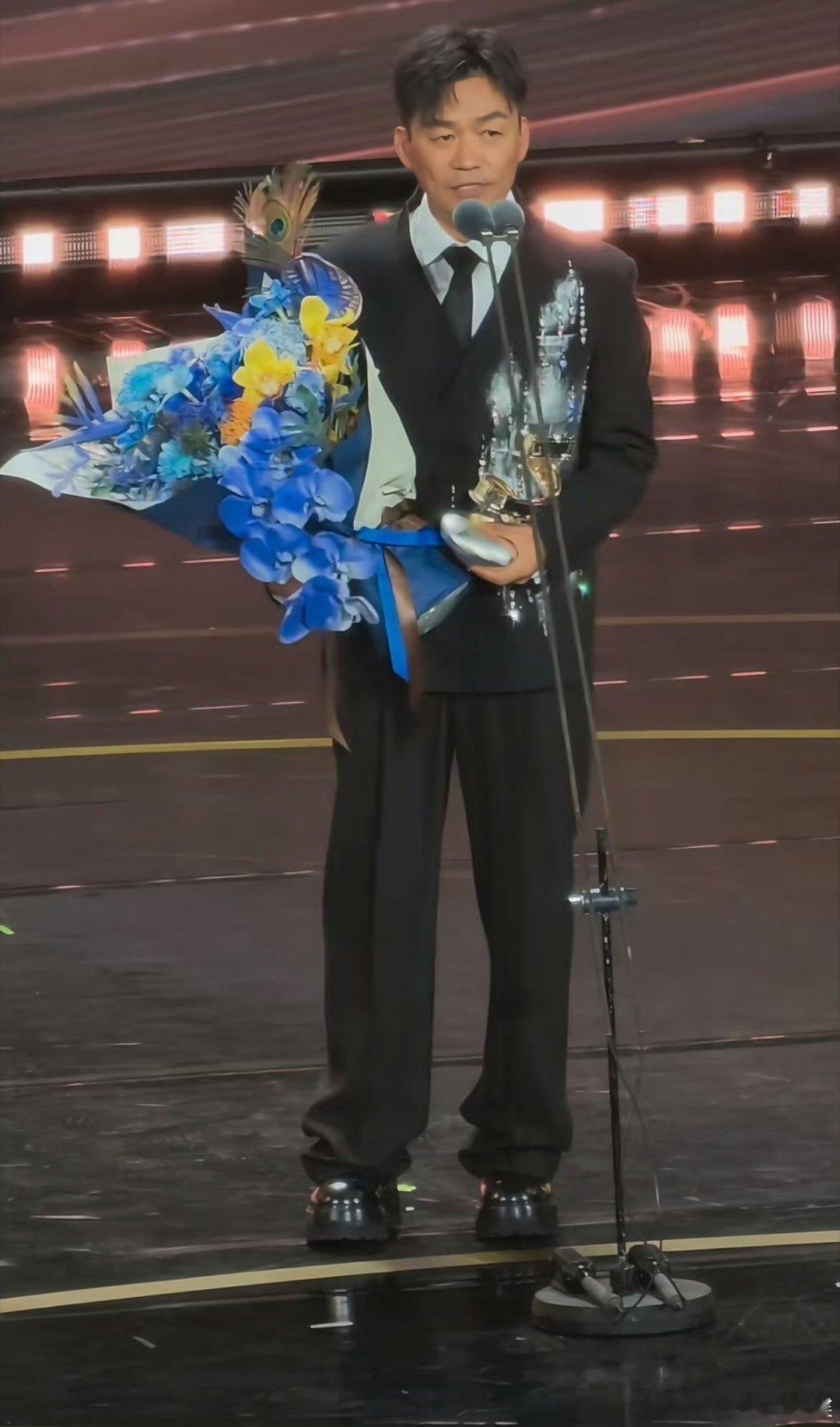 王宝强年度号召力影人✨深耕影视领域用心打磨作品，凭借扎实演技收获大众喜爱，人气与
