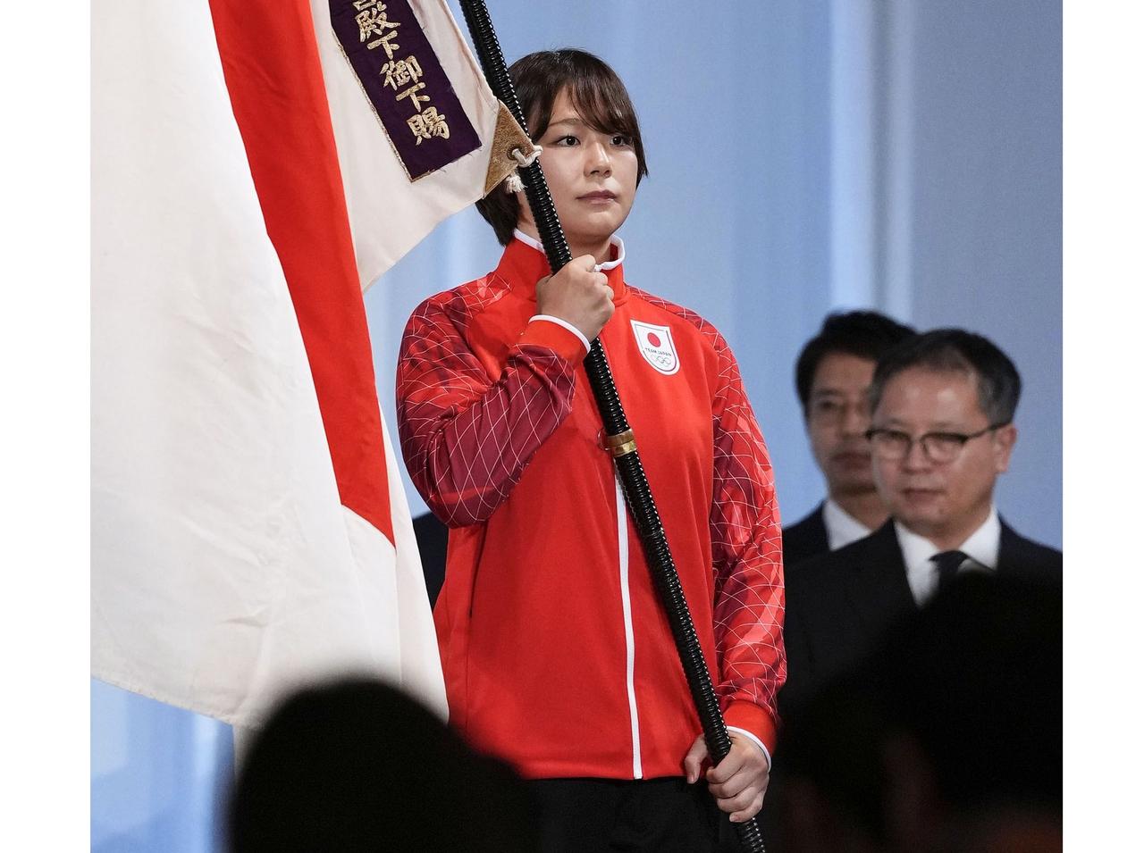 日本花2400亿办亚运，想捞一笔，结果把最大金主中国给得罪了。
这下尴尬了，亏麻