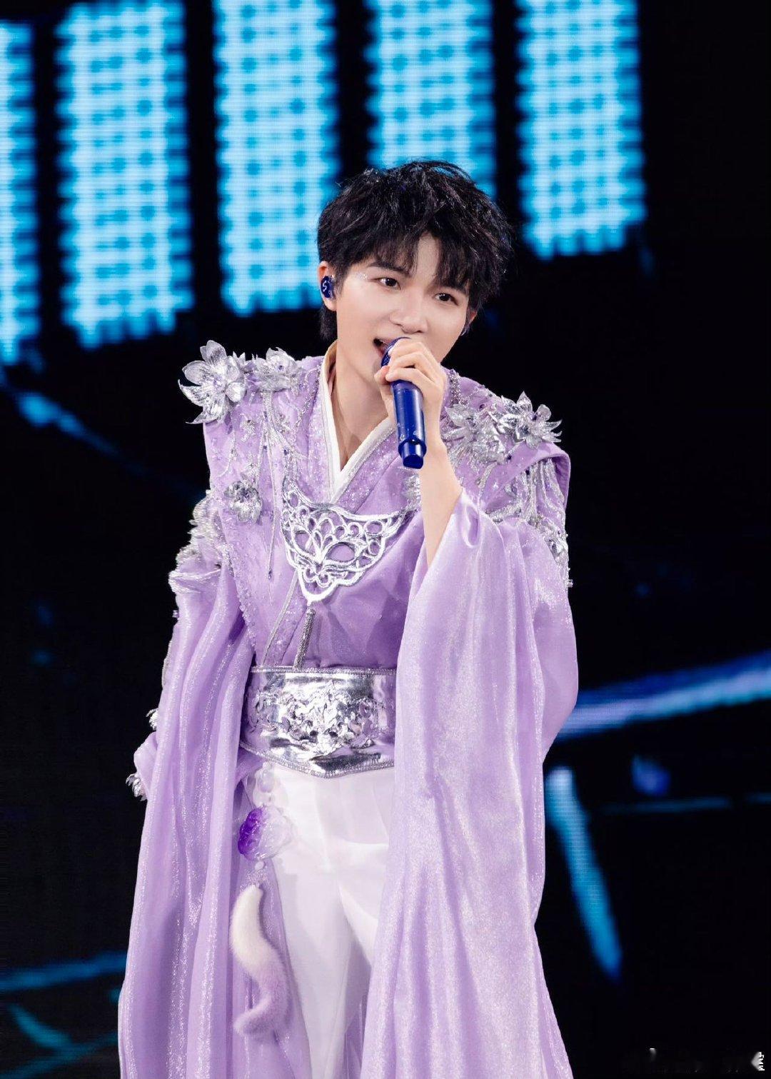 周深演唱环球五周年主题曲 新歌线下首秀+巡游领航双重惊喜叠加，已经开始期待《奔赴